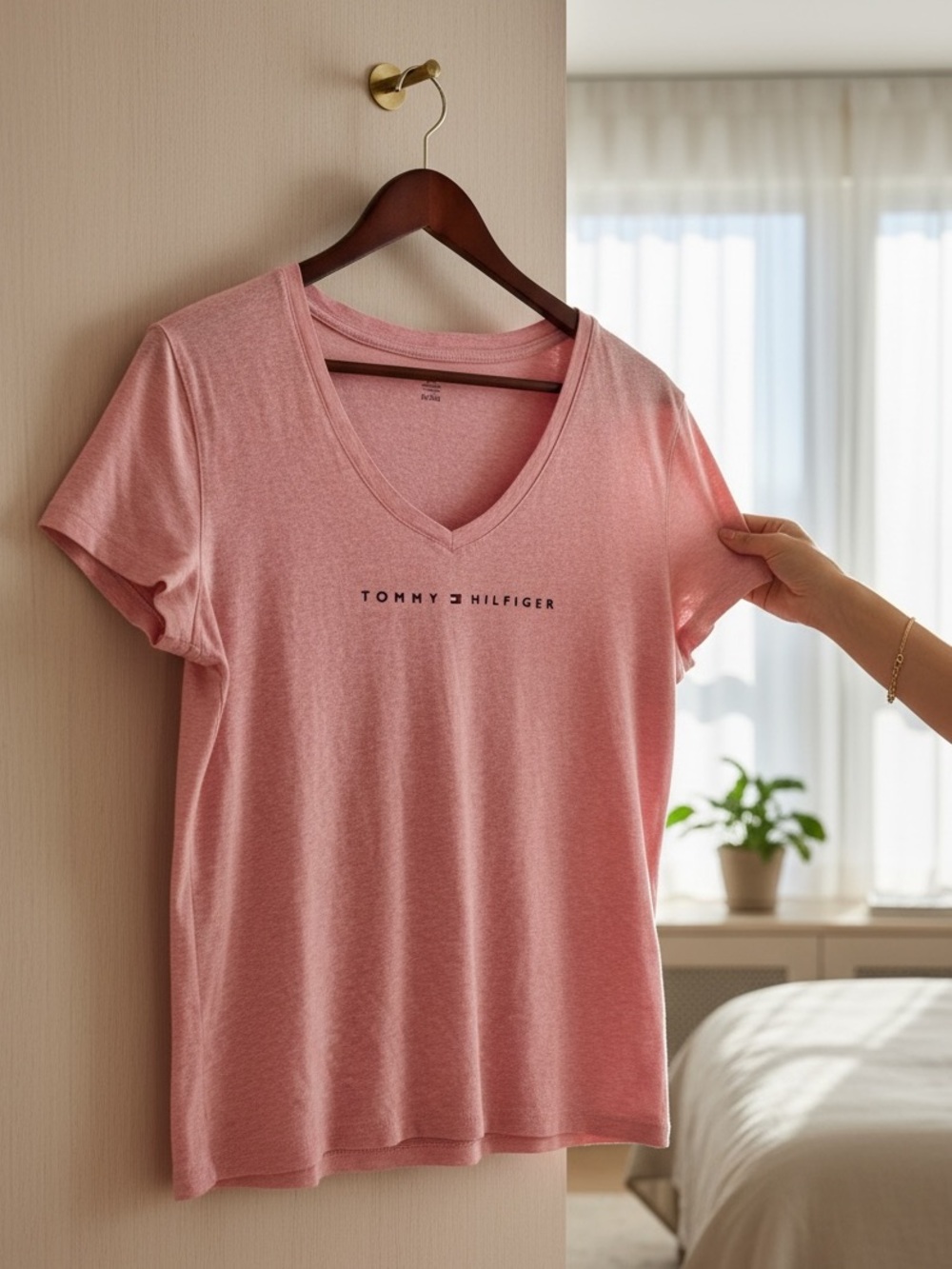 Tommy Hilfiger Pink V-Neck T-Shirt - Size XL